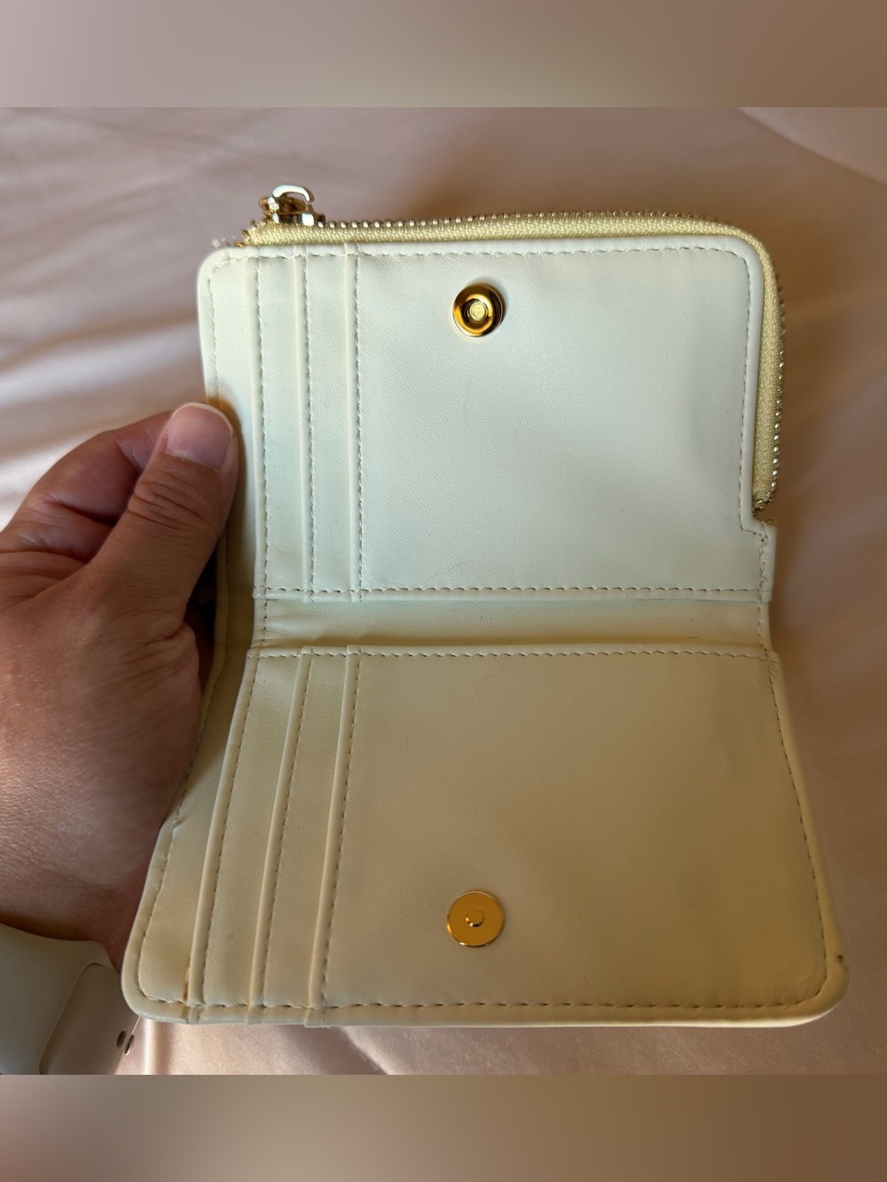 Disney Beauty and the Beast Belle & Philippe
Floral Wallet - Picture 2 of 5